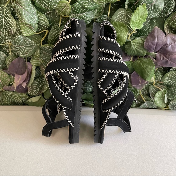 FARM Rio Zigzag Stitch Sandals Womens
L Black Leather Vegan Bohemian size 7 - Picture 6 of 8